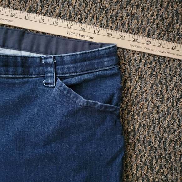 EUC LL Bean Classic Fit Plus Size Denim Capris Size 22W - Picture 13 of 15